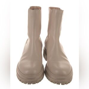 Gianvito Rossi Beige Leather Chelsea Boots